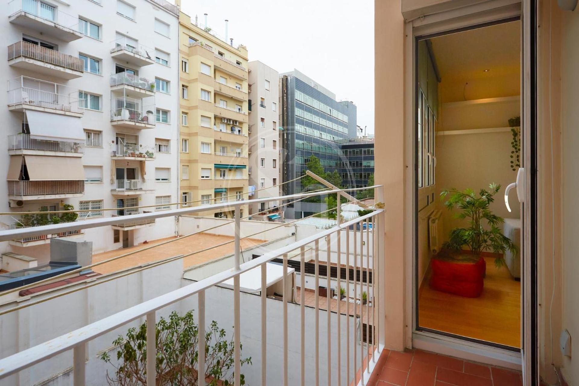Piso Familiar Cerca De Diagonal Apartment Barcelona