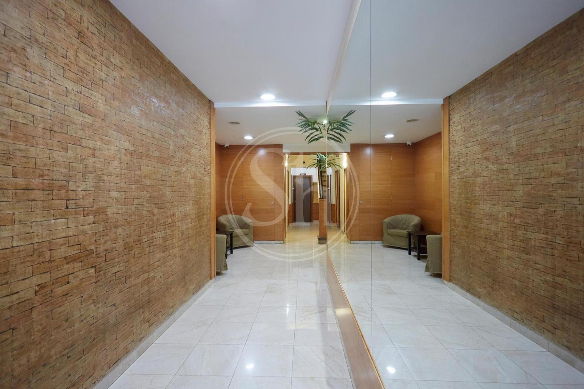 Piso Familiar Cerca De Diagonal Apartment *